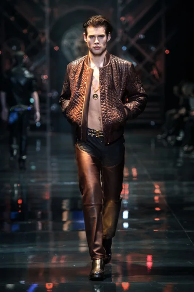 Look 27